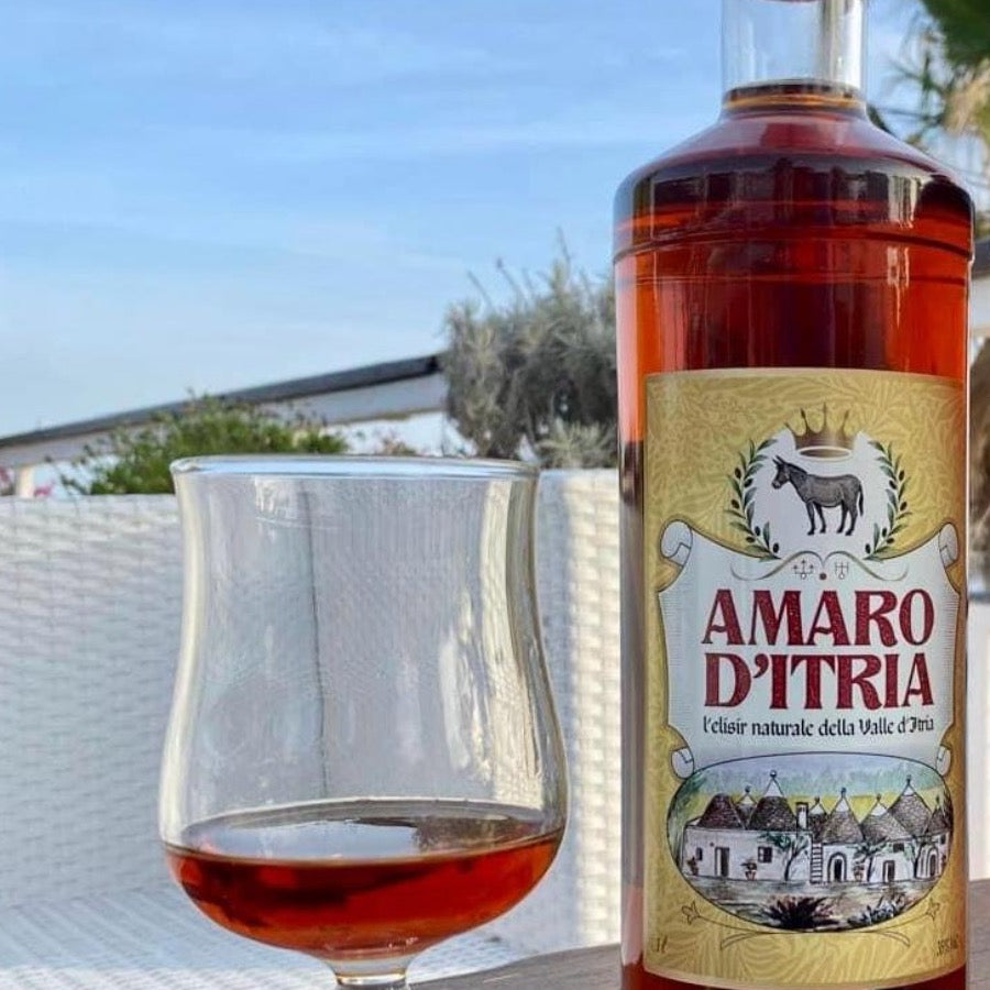 amaro D'Itria, amaro pugliese, a base di carrubo e altre erbe, un sorso di natura - TastyBoxes