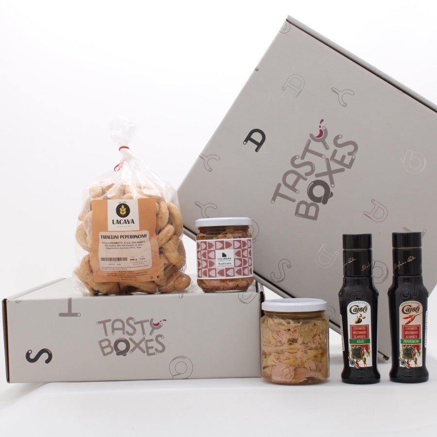 Box gastronomica prodotti tipici pugliesi con tarallini, tonno e carciofi Colimena, rusticata Colimena, olio aromatizzato